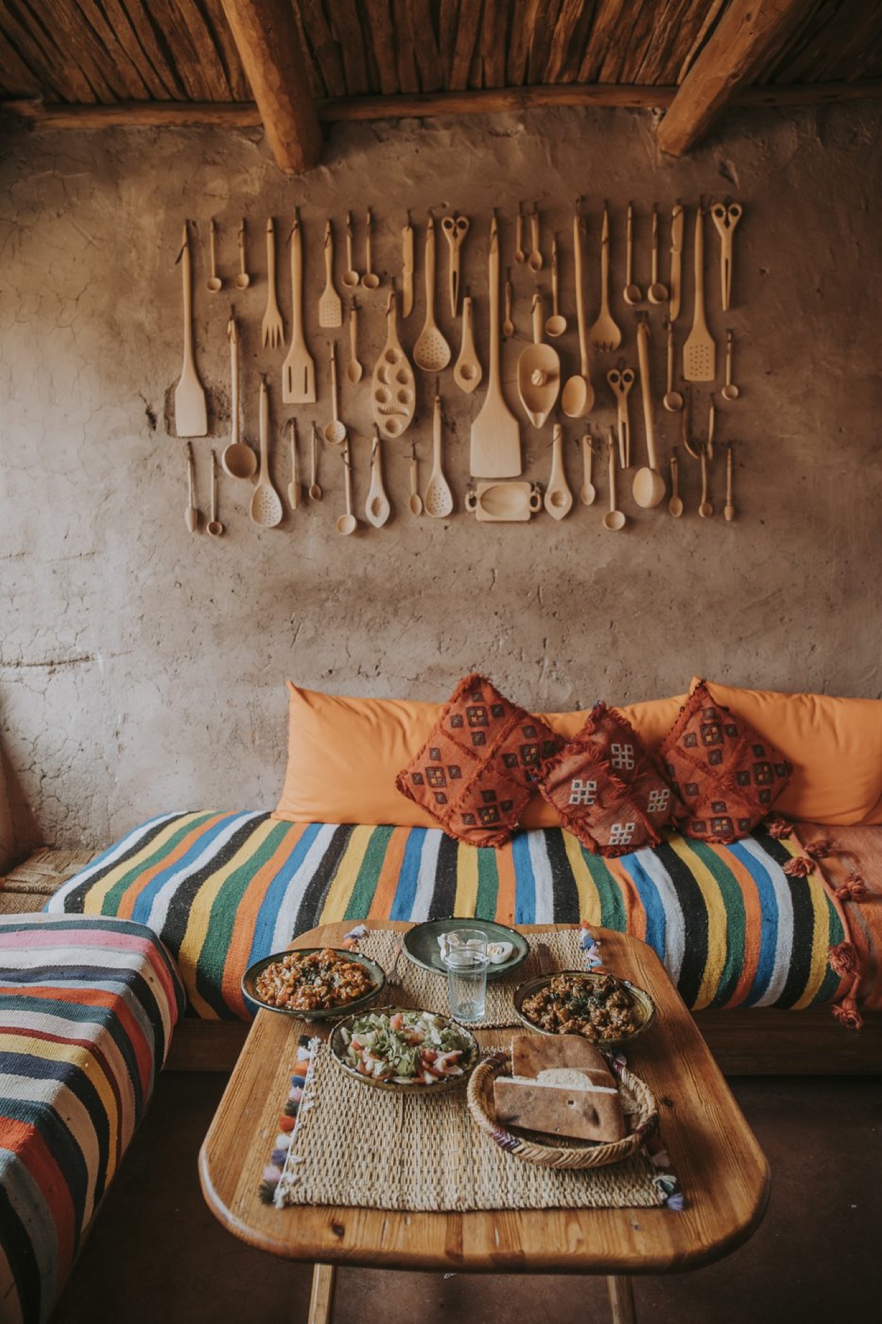 Tajine and dinner dishes served on the banquette